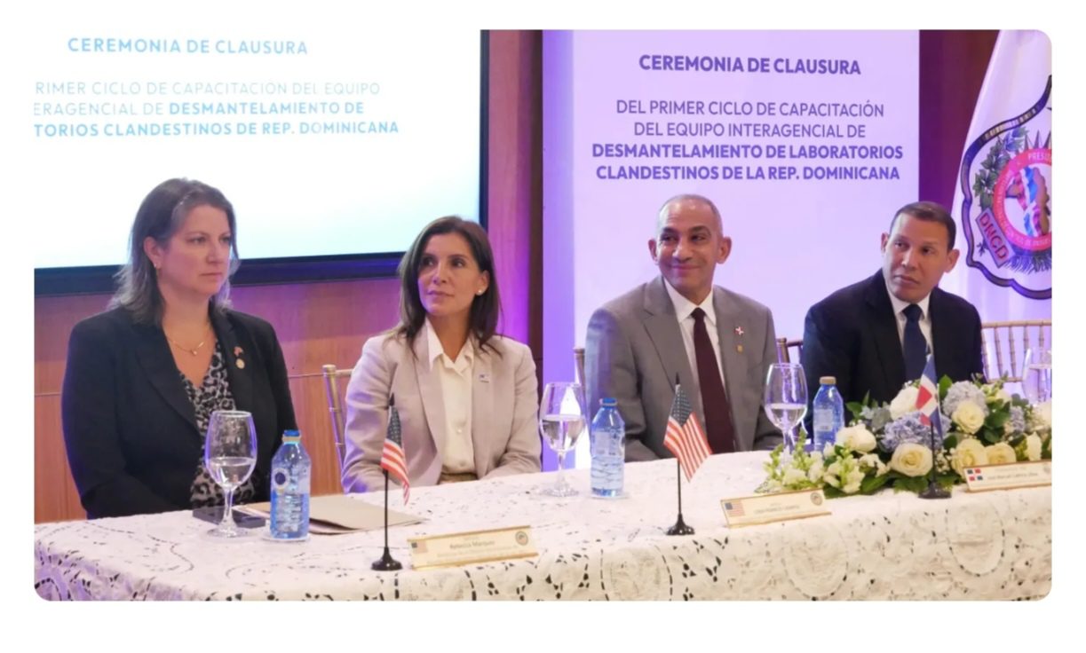Embajadora de EE.UU. y presidente DNCD clausuran primer ciclo de capacitación en desmantelamiento de laboratorios clandestinos