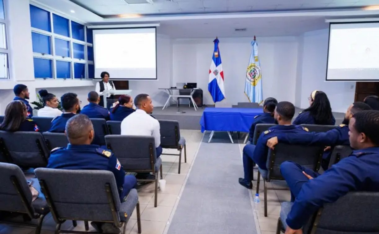 Migración fortalece su gestión institucional con capacitación en Normas Básicas de Control Interno