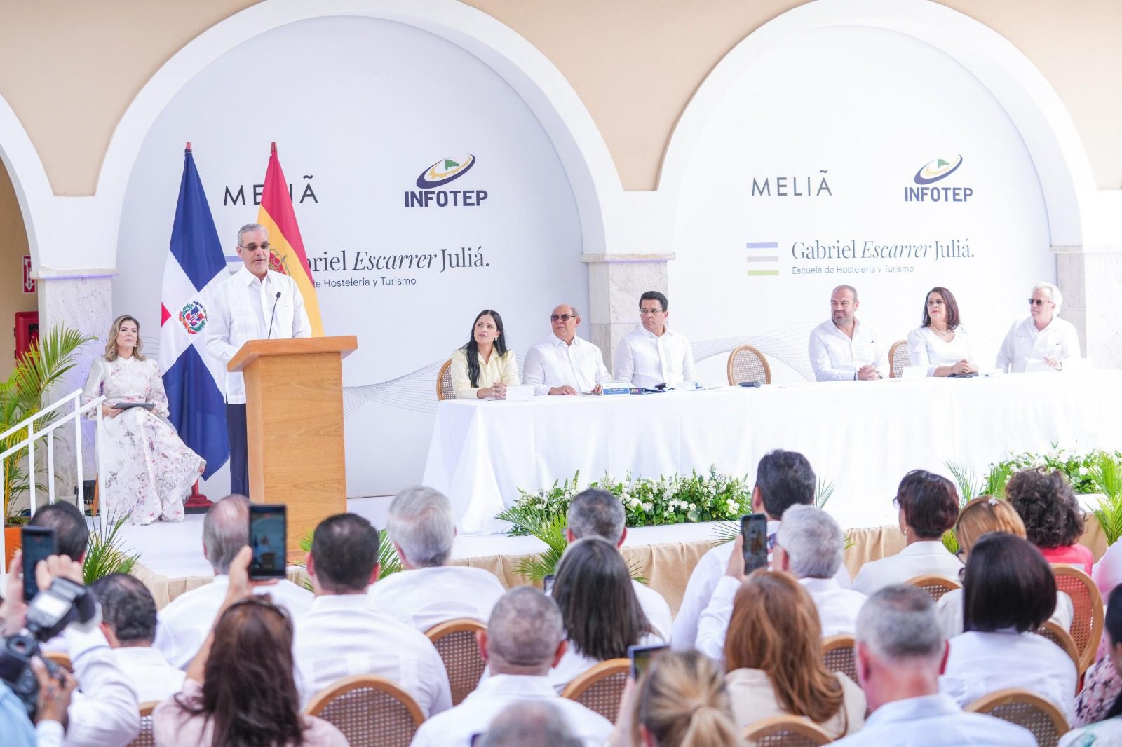 Abinader inaugura Escuela de Hostelería y Turismo del INFOTEP en Punta Cana