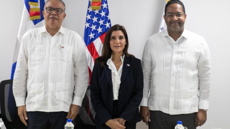 CONADIS y ASODIFIMO reciben donación de dispositivos de apoyo de la Embajada de los Estados Unidos para fortalecer la inclusión