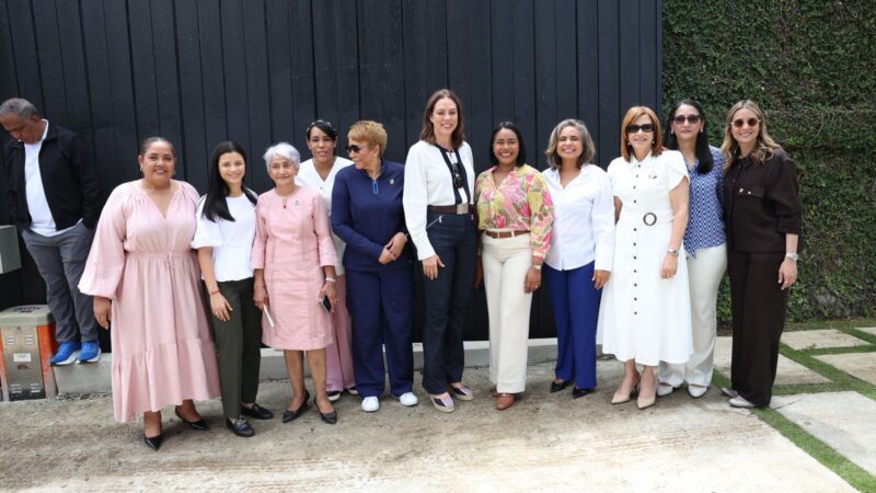 Carolina recibe contundente respaldo de mujeres líderes en encuentro nacional por el Día Internacional de la Mujer
