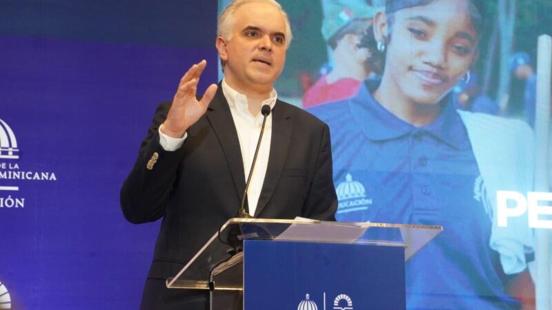 Ministro Luis Miguel De Camps impulsa buenas prácticas en el servicio voluntario estudiantil