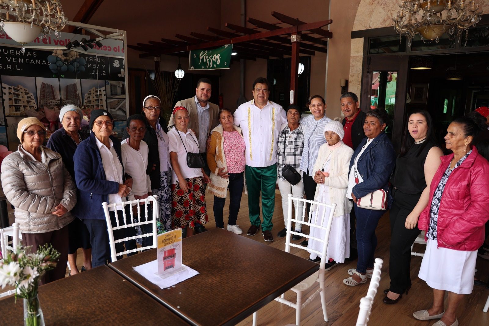Moncarlo Restaurant celebra “El Valor de la Mujer” con emotivo homenaje a madres del municipio