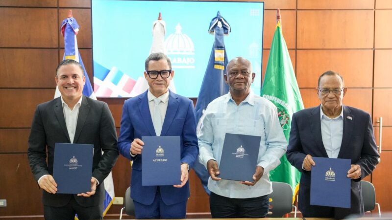 Portuaria y su sindicato de trabajadores firman pacto histórico con apoyo del Ministerio de Trabajo.