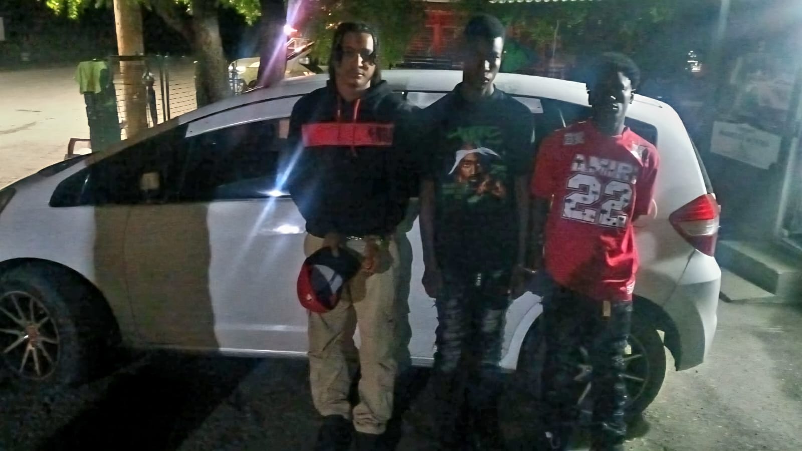 Ejército detiene hombre que transportaba a dos extranjeros indocumentados en San Juan de la Maguana