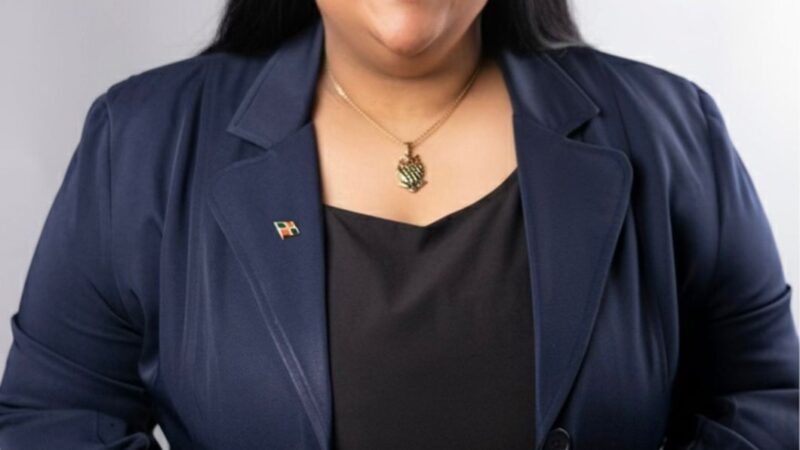 Ninoska Batista lanza candidatura a la Secretaría de Comunicaciones de la JRM en Santo Domingo Este