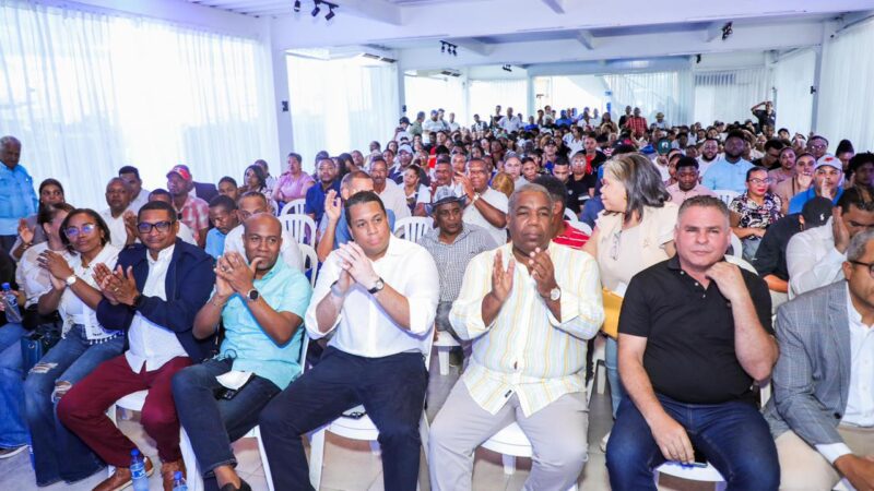 Alex Mordan consolida fuerza en Santo Domingo Este con masivo respaldo de dirigencia perremeísta