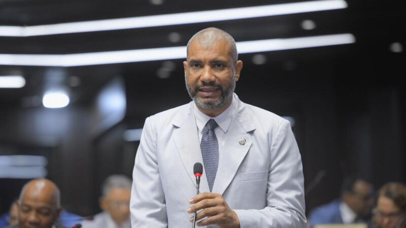 Dr. Juan Bolívar impulsa y logra aprobación de resolución para instalar una Unidad de Atención Primaria en el Estero de Neyba.   