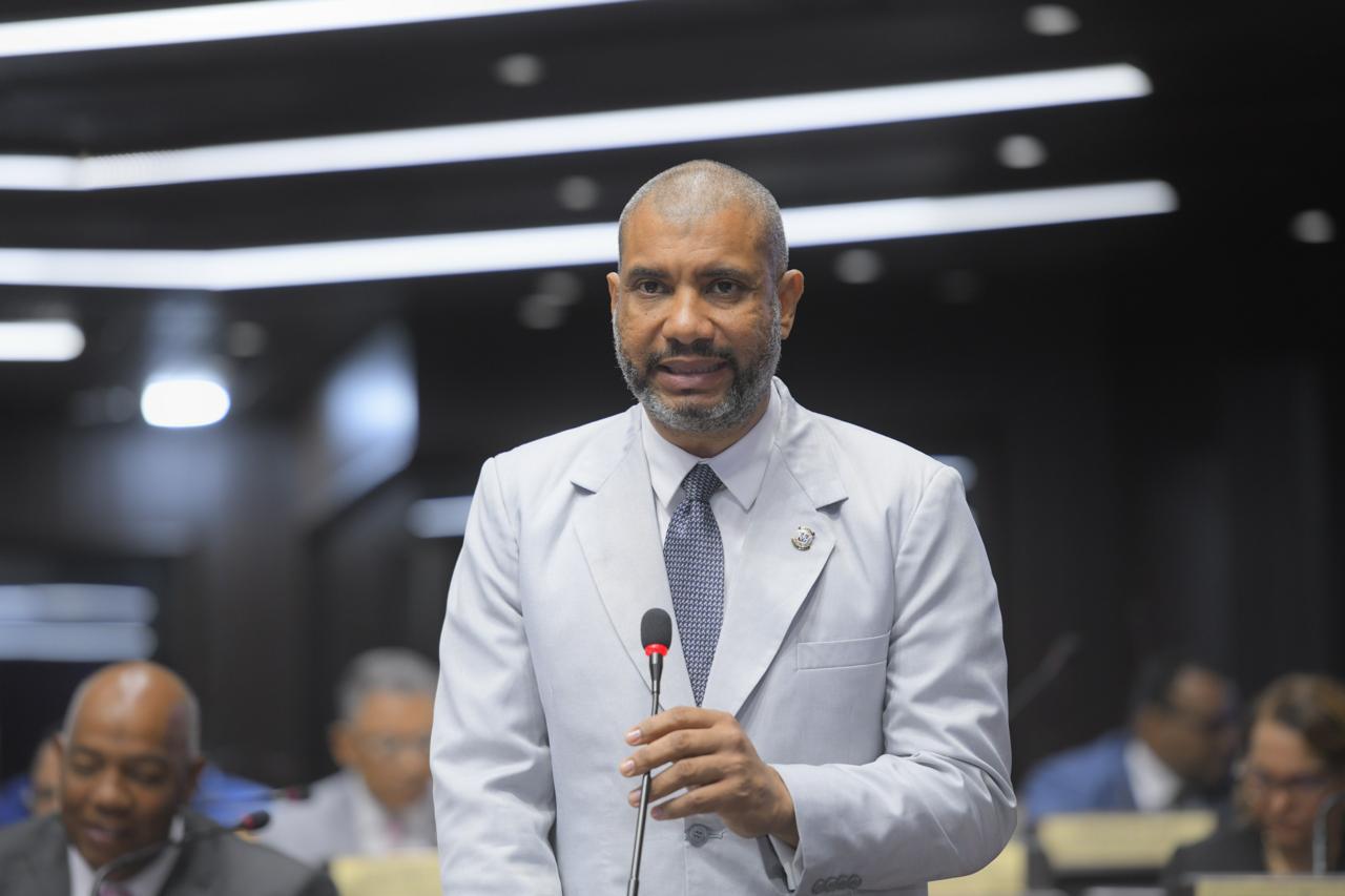 Dr. Juan Bolívar impulsa y logra aprobación de resolución para instalar una Unidad de Atención Primaria en el Estero de Neyba.   