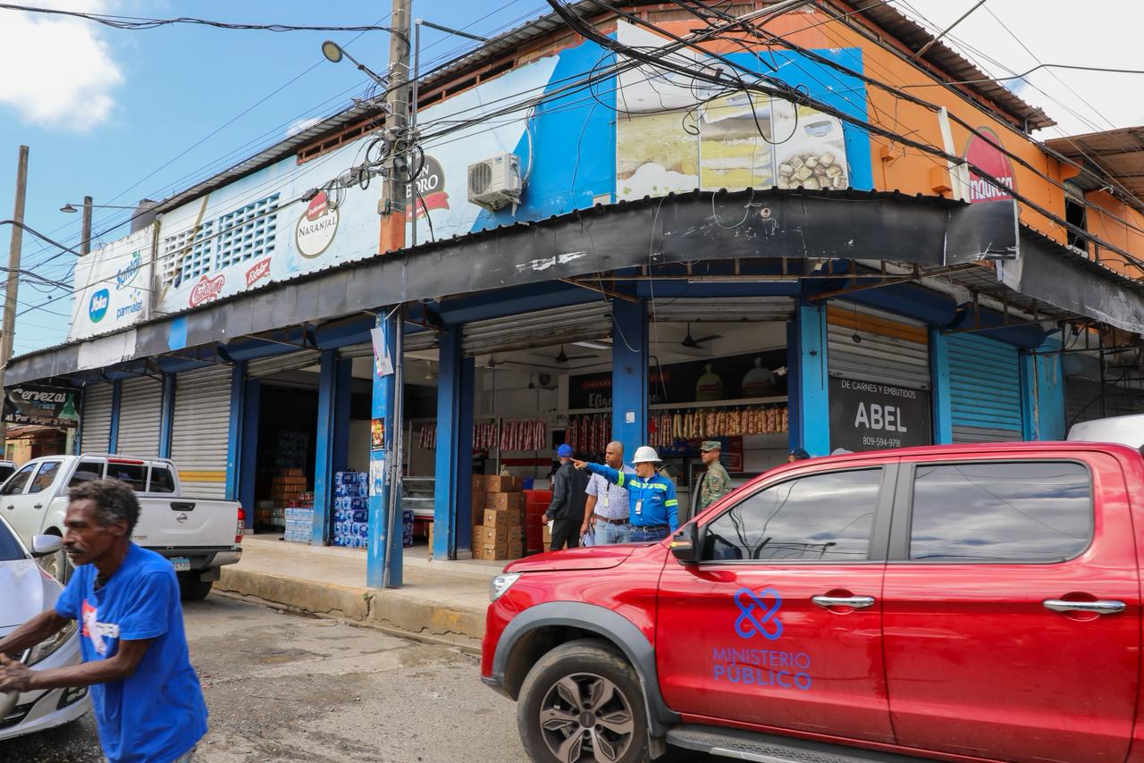 Edeeste y Pgase fiscalizan a clínica y colmado de Santo Domingo Este por anomalías afectaban la facturación eléctrica