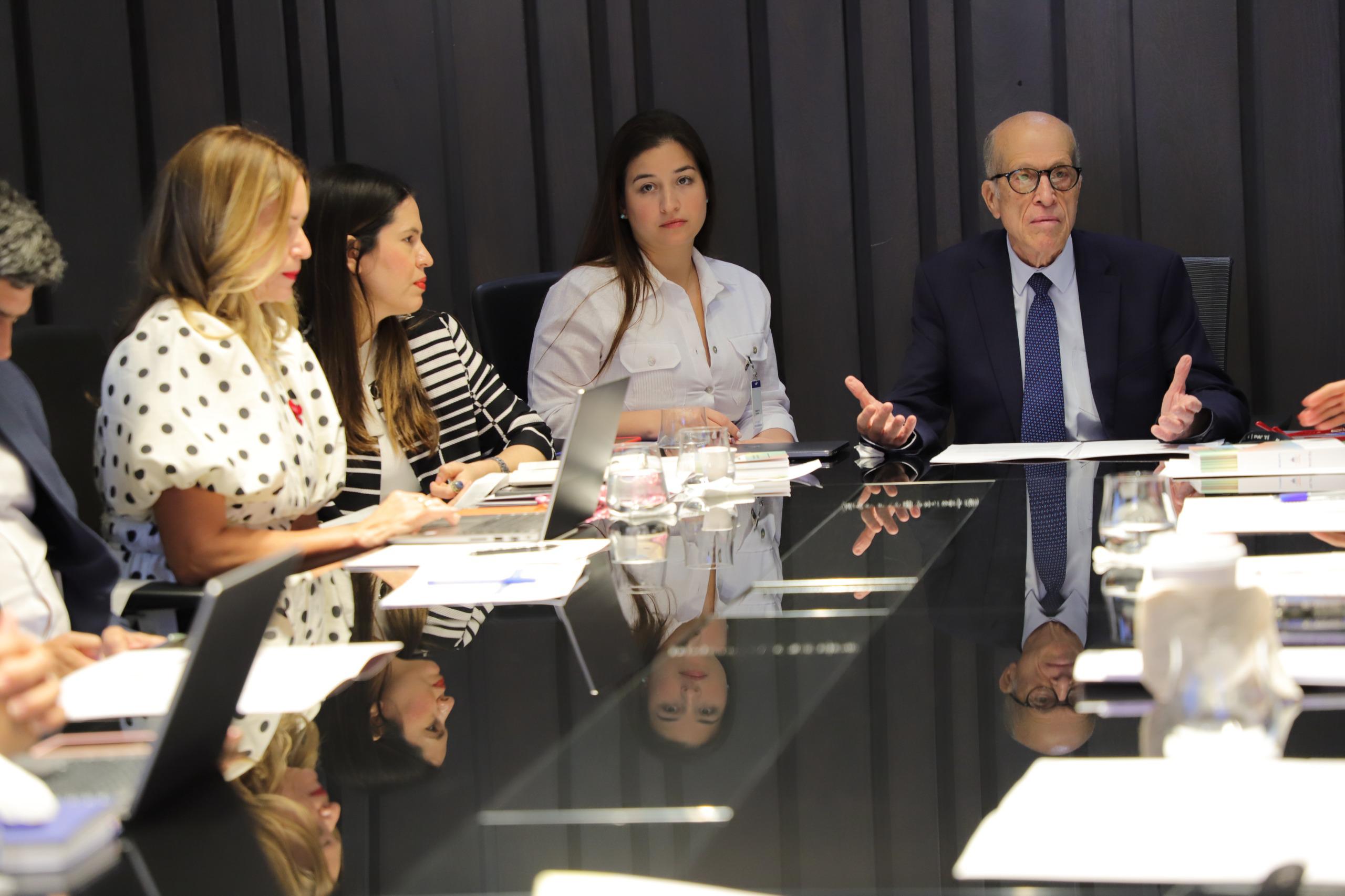 Gobierno y sector privado estudian desafíos climáticos de RD   