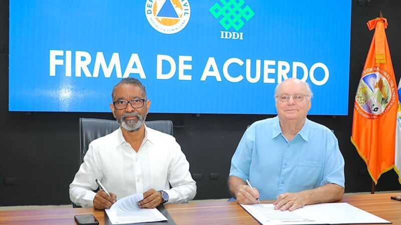 Defensa Civil y IDDI unen esfuerzos por comunidades más resilientes