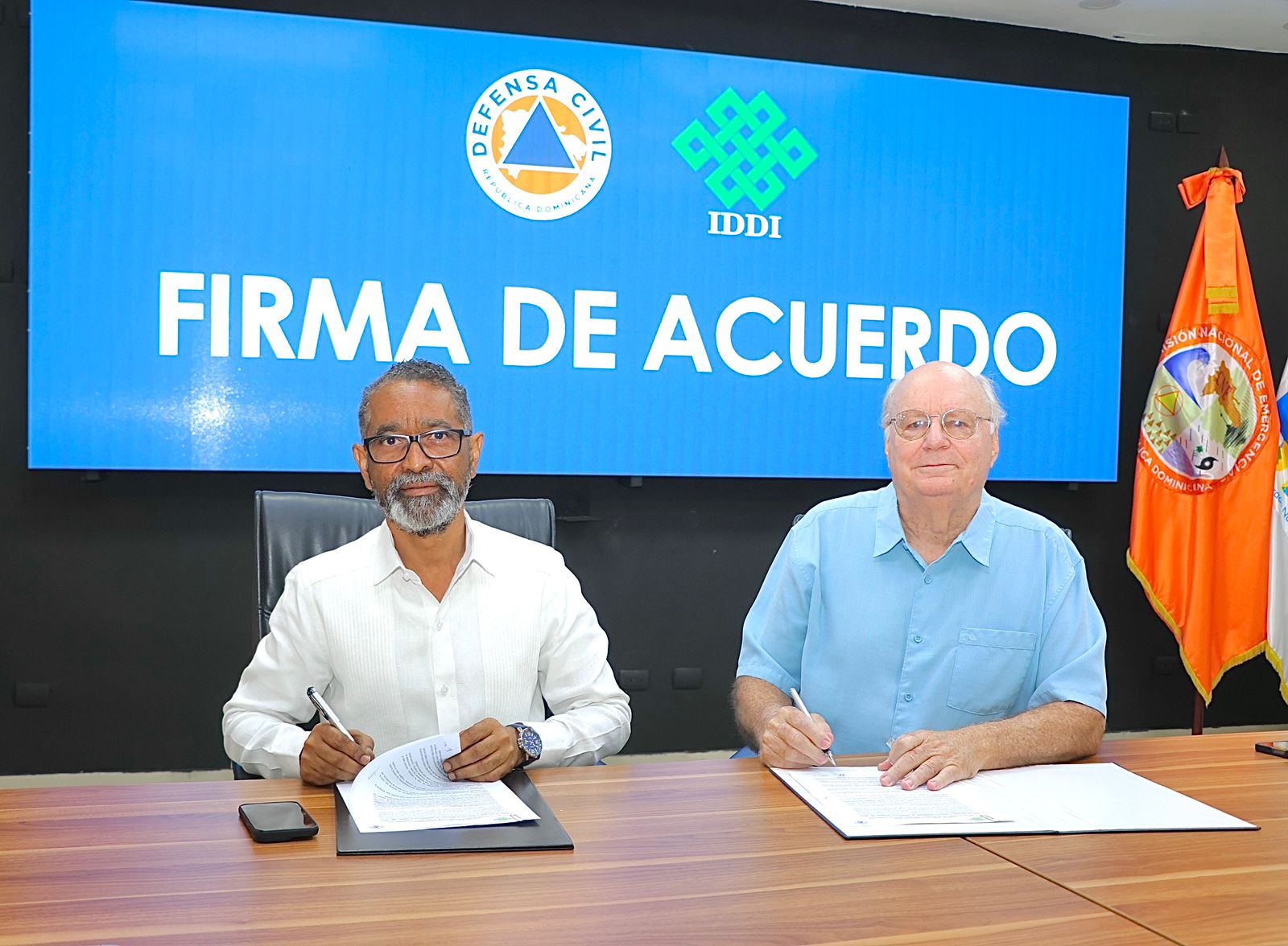 Defensa Civil y IDDI unen esfuerzos por comunidades más resilientes