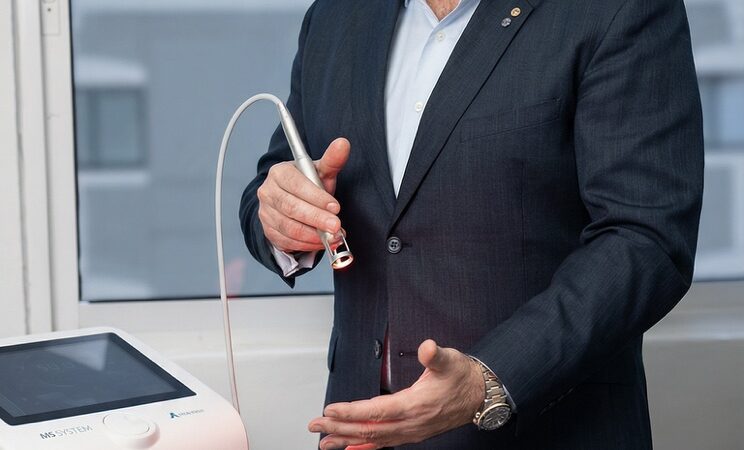 Massimiliano Scerra fue honrado en Sevilla por sus aportes al desarrollo de tecnologías para la rehabilitación