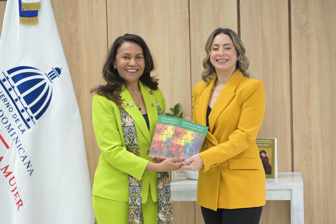 Conmemoran natalicio de Abigail Mejía con conferencia sobre la “construcción de la voz femenina”