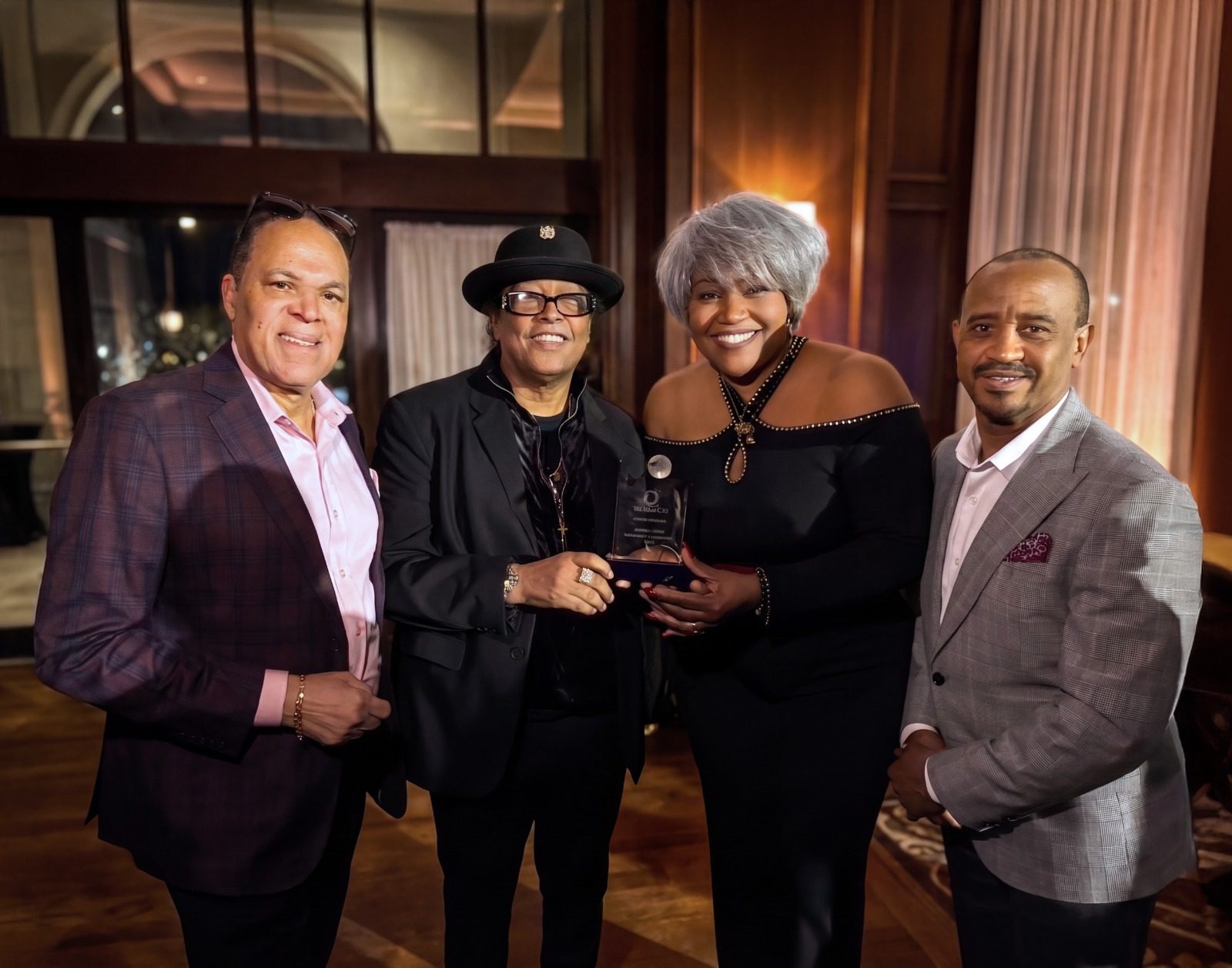 Sergio Vargas reconocido por Acroarte Como el Merenguero Más Internacional