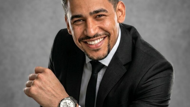 El Poeta Callejero anuncia concierto «Demasiada Personalidad» con orquesta en vivo