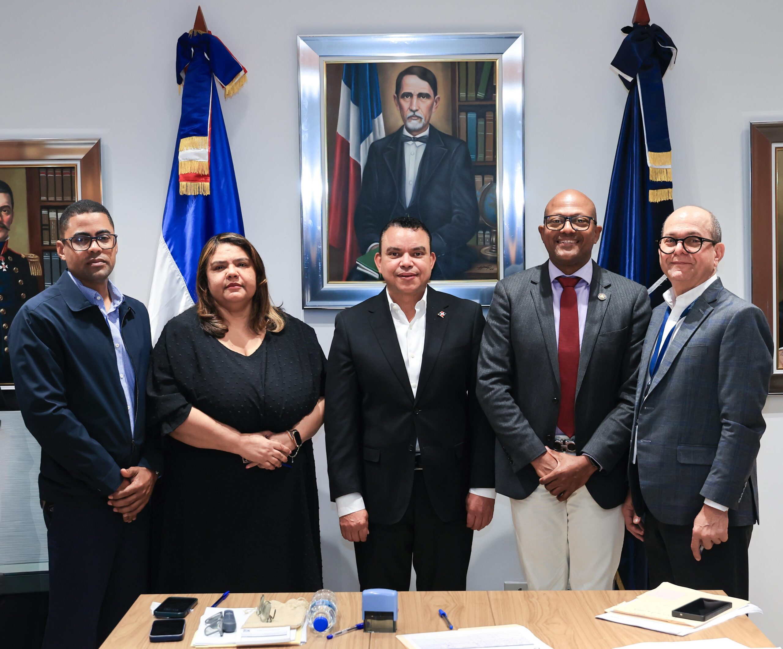 CMD y SNS solo 4 meses logran cifra récord en nombramientos médicos