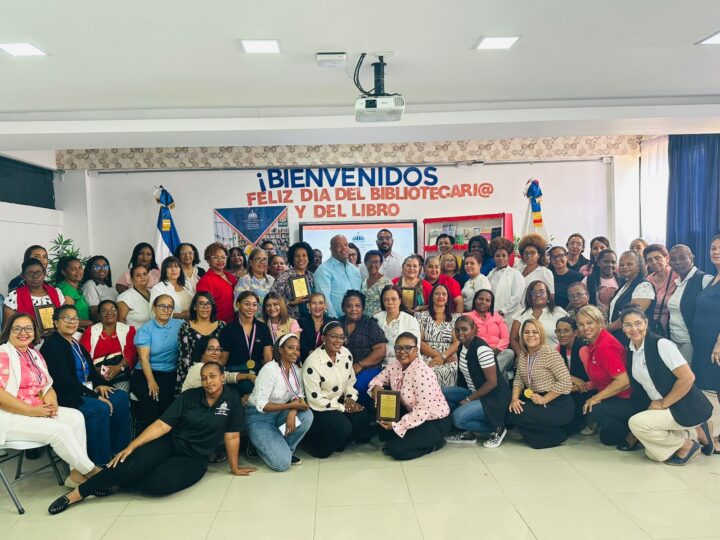 Regional 15 de Educación reconoce a sus bibliotecarios en su día