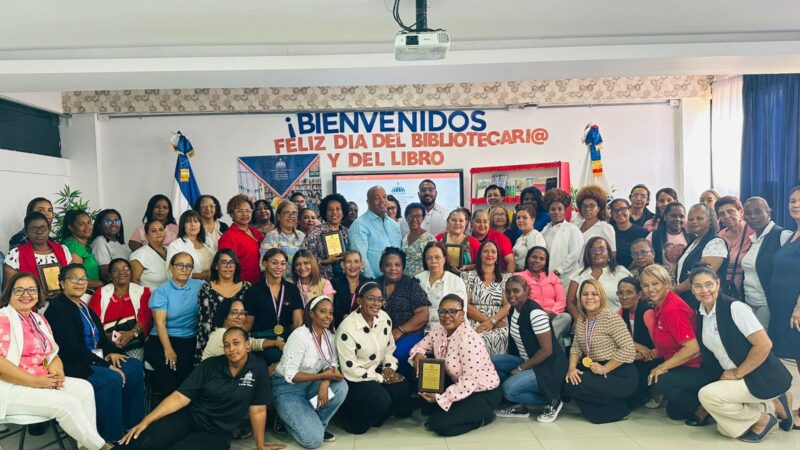 Regional 15 de Educación reconoce a sus bibliotecarios en su día
