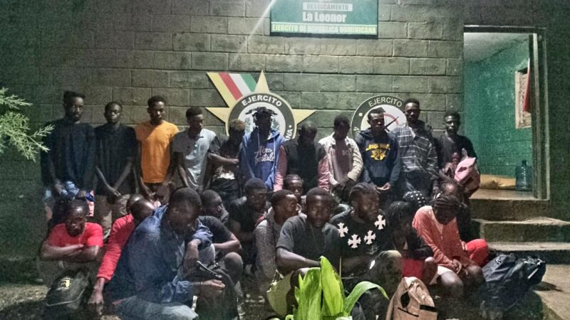 Ejército detiene a 30 indocumentados en operativo realizado en zona montañosa de Santiago Rodríguez