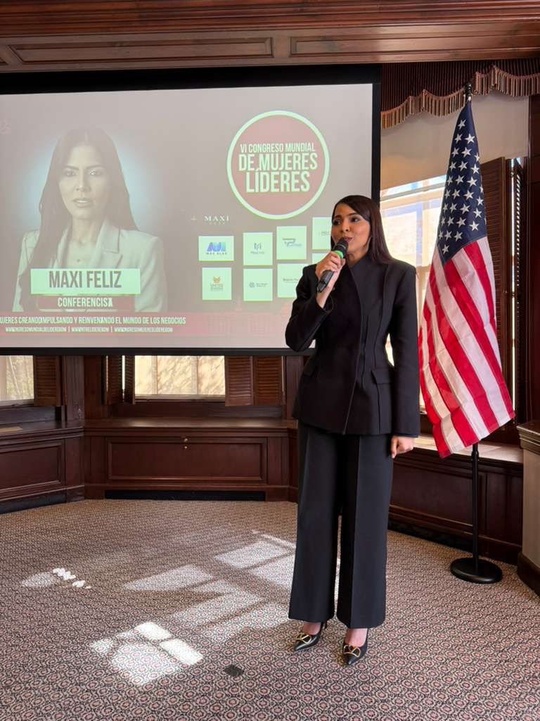 Maxi Feliz representa a la comunidad neurodivergente en el Congreso Mundial de Mujeres Líderes 2026 celebrado en Harvard