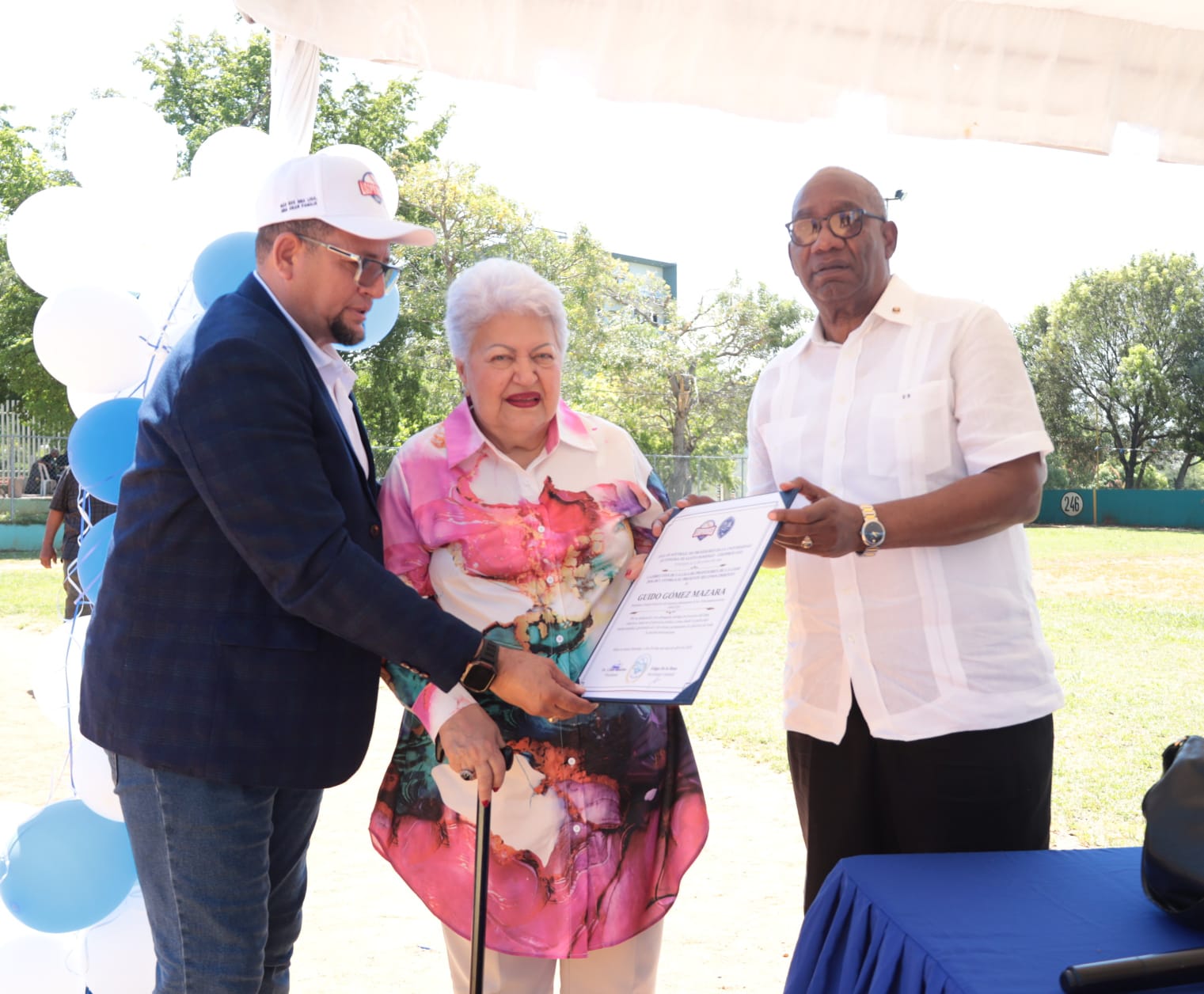 Liga de Softbol de Profesores de la UASD inaugura torneo y reconoce a Editrudis Beltrán por su impulso al deporte universitario