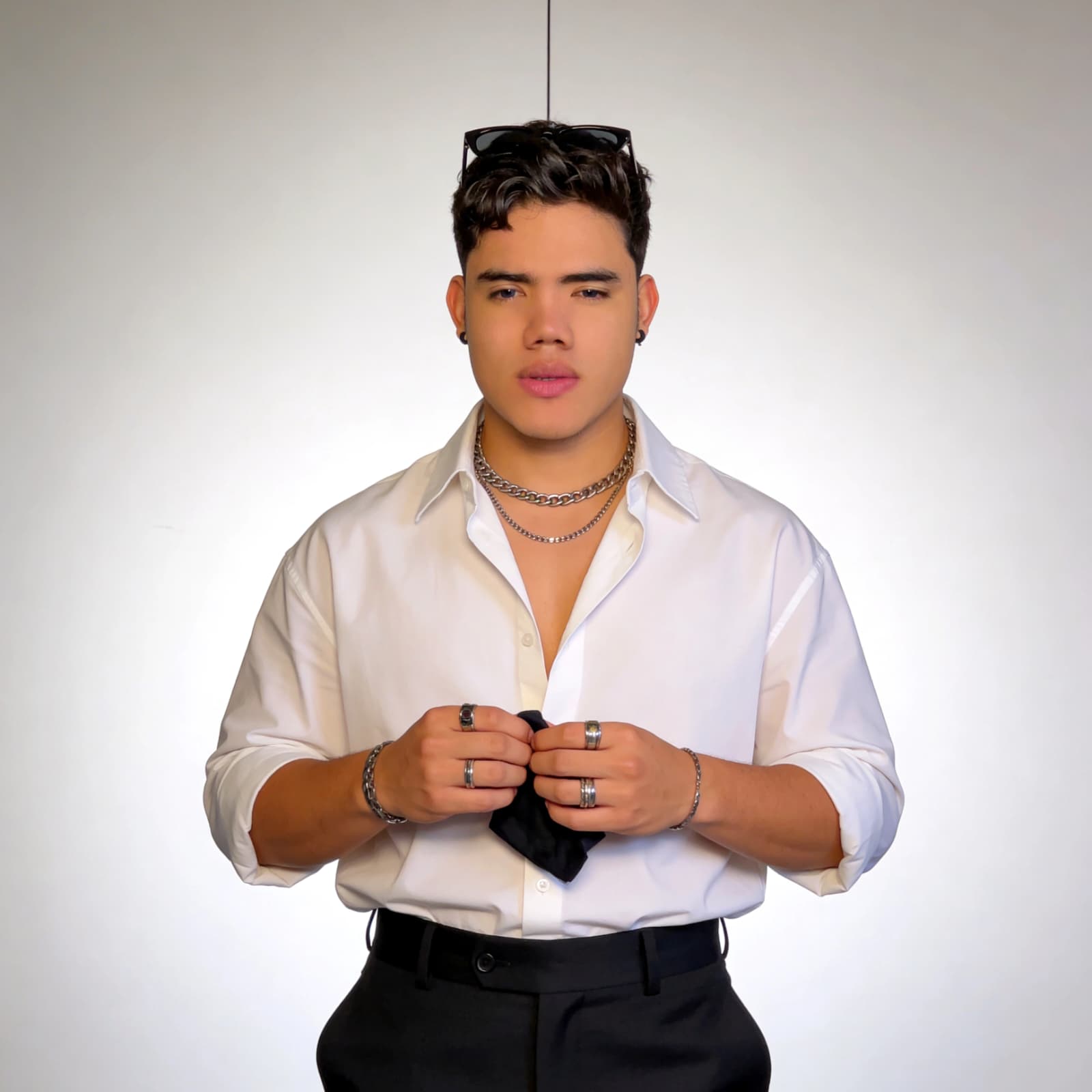 ROBER G estrena “Piel Canela”, una propuesta sensual del género urbano