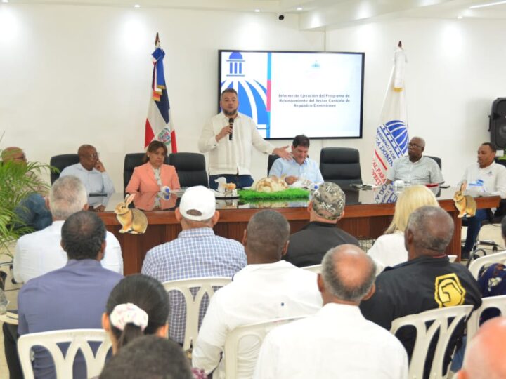 Hecmilio Galván: «Es hora de que los dominicanos piensen en el conejo»