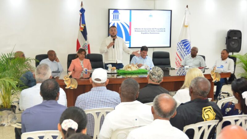 Hecmilio Galván: «Es hora de que los dominicanos piensen en el conejo»