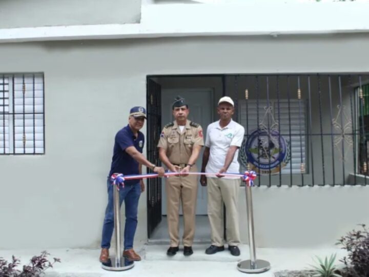 Ministro de Defensa dispone entrega de dos viviendas a retirados militares en San Isidro y Bayaguana