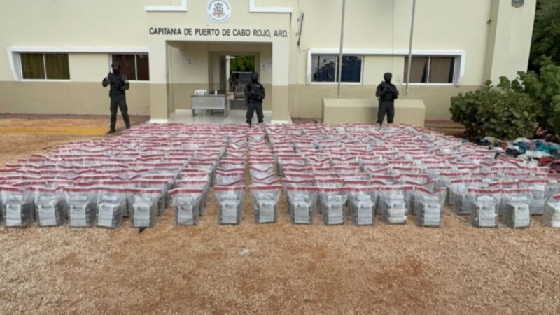 Incautan 1.6 toneladas de cocaína en Pedernales; DNCD lo califica como uno de los golpes más contundentes al narco