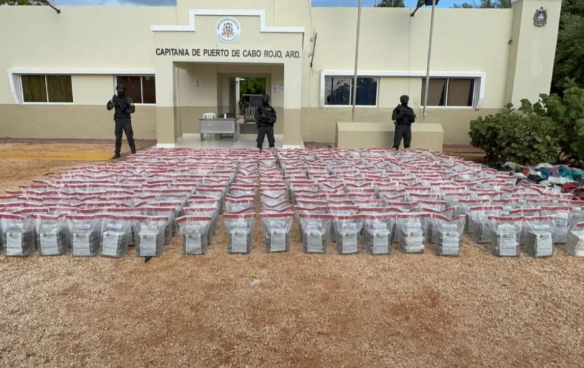 Incautan 1.6 toneladas de cocaína en Pedernales; DNCD lo califica como uno de los golpes más contundentes al narco