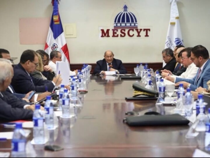 UNADE fortalece la educación en defensa con nuevas maestrías estratégicas aprobadas por el CONESCyT