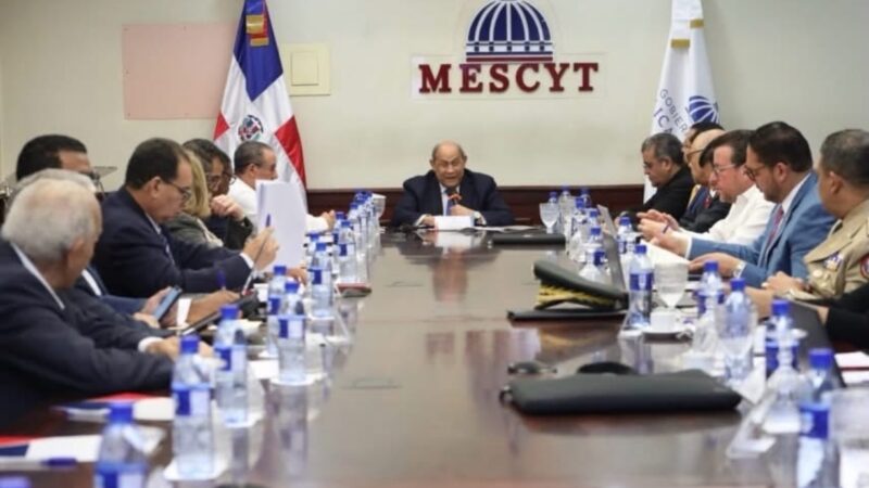 UNADE fortalece la educación en defensa con nuevas maestrías estratégicas aprobadas por el CONESCyT