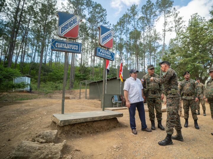 Ministros de Defensa y de la Presidencia realizan recorrido estratégico por la carretera Internacional para fortalecer la seguridad y el desarrollo en la frontera.