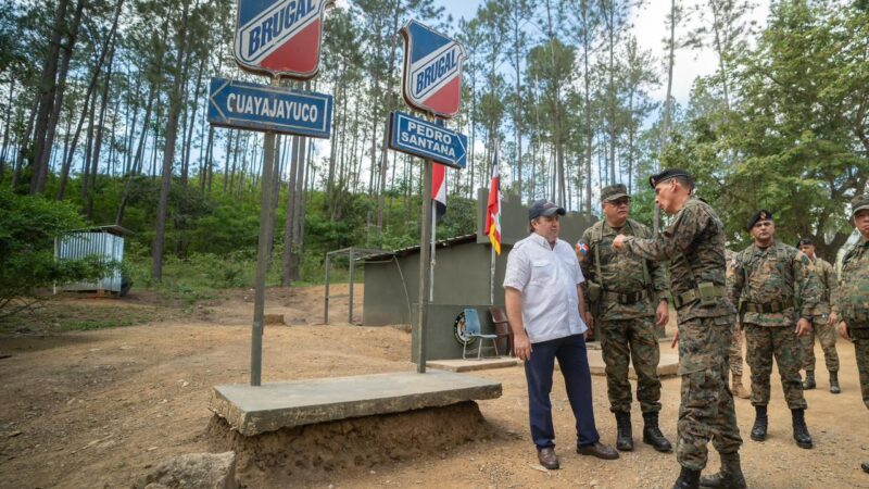 Ministros de Defensa y de la Presidencia realizan recorrido estratégico por la carretera Internacional para fortalecer la seguridad y el desarrollo en la frontera.