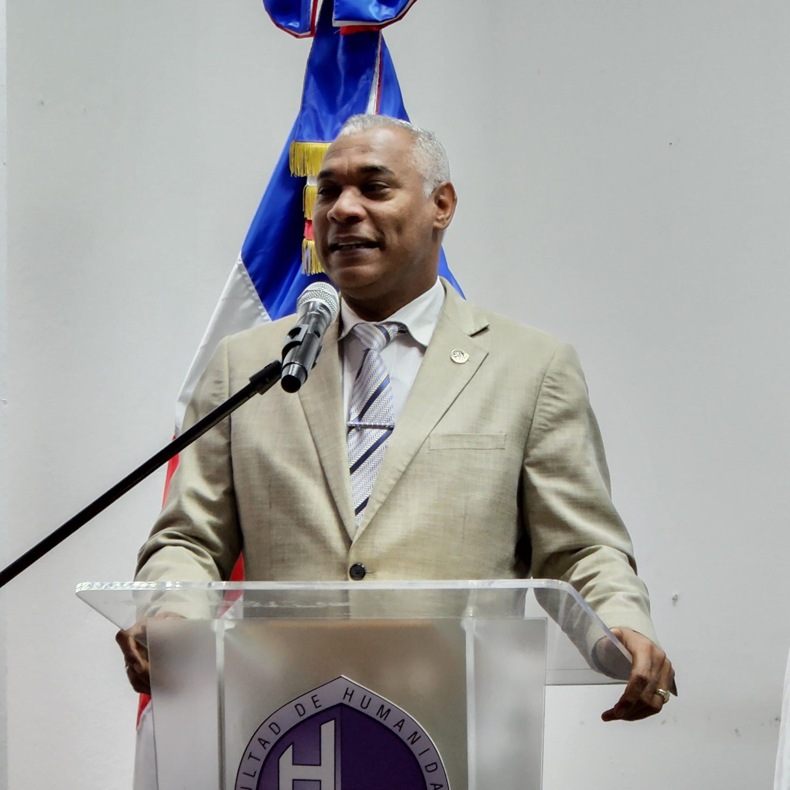 Decano Gerardo Roa lamenta profundamente fallecimiento del intelectual y humanista José Luis Sáez