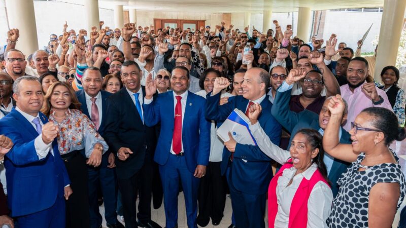 Radhamés Silverio formaliza candidatura a la Rectoría de la UASDp