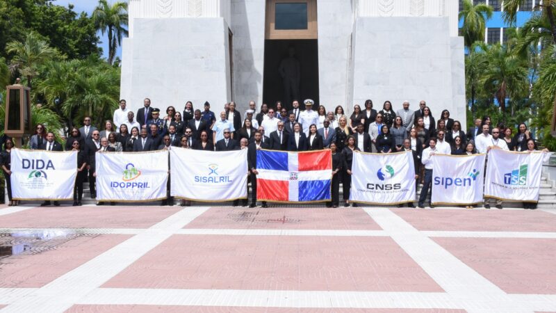CNSS honra a los padres de la patria con motivo a la Semana de la Seguridad Social