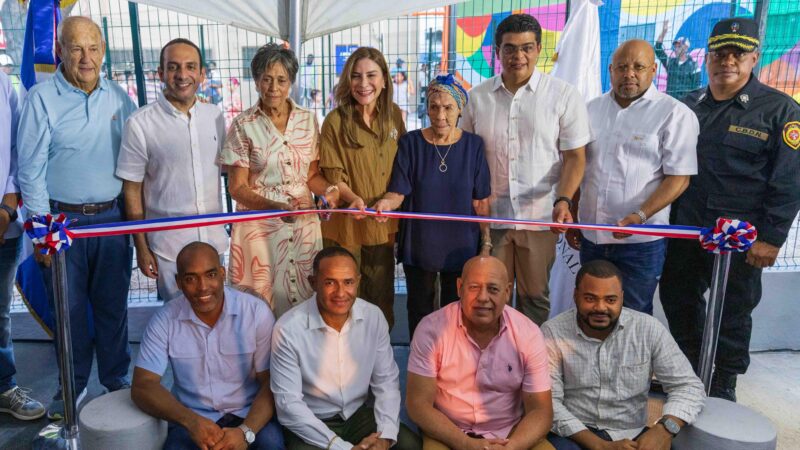 Carolina inaugura parque Villa Consuelo y entrega entorno más seguro para personas no videntes