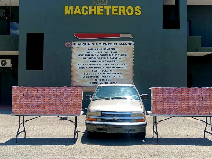 Ejército decomisa más de 96 mil cigarrillos de contrabando ocultos en una camioneta en Valverde