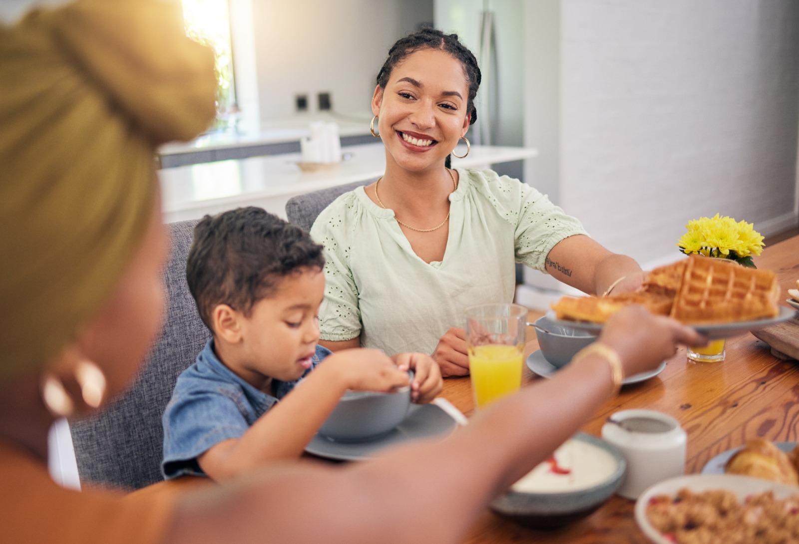 Flores y desayunos especiales impulsan la demanda en Uber Eats durante el Día de las Madres en República Dominicana