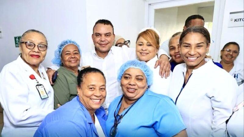 Dr. Julio Landrón felicita a las madres dominicanas en su día y reconoce su invaluable aporte a la sociedad