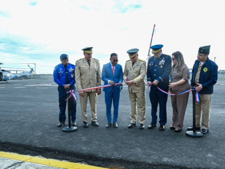 Ministro de Defensa inaugura nuevas instalaciones del CESAC en el AILA
