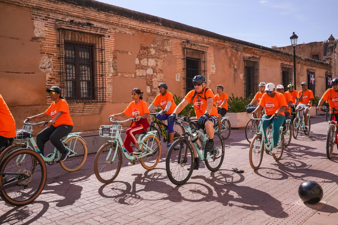 La Bicicletada Naranja regresa en su cuarta edición para promover la movilidad sostenible en Santo Domingo Este