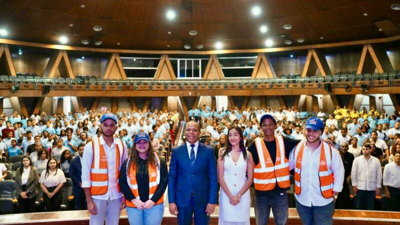 «Guardianes del Tránsito» es  la iniciativa de Milton Morrison que lleva la educación vial a las aulas