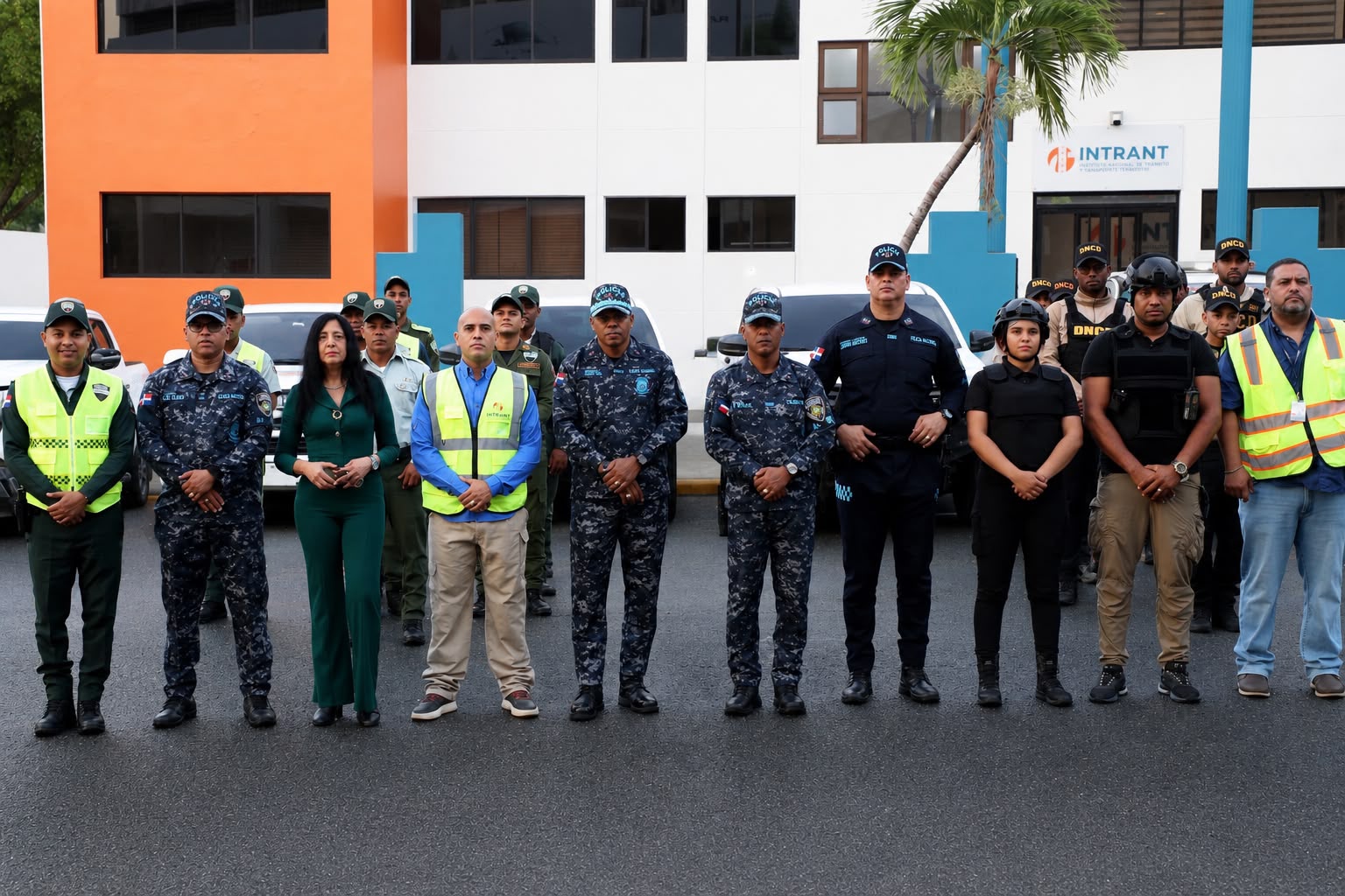 INTRANT y organismos de seguridad despliegan histórico operativo de fiscalización en paradas de motocicletas