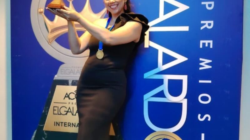 Ana Cabrera es  reconocida en la categoría Maestra de Ceremonias en premios El Galardón