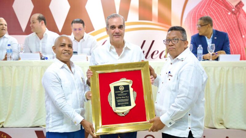 Presidente Abinader afirmó que gobierno continuará apoyando a los pequeños y medianos productores de la harina